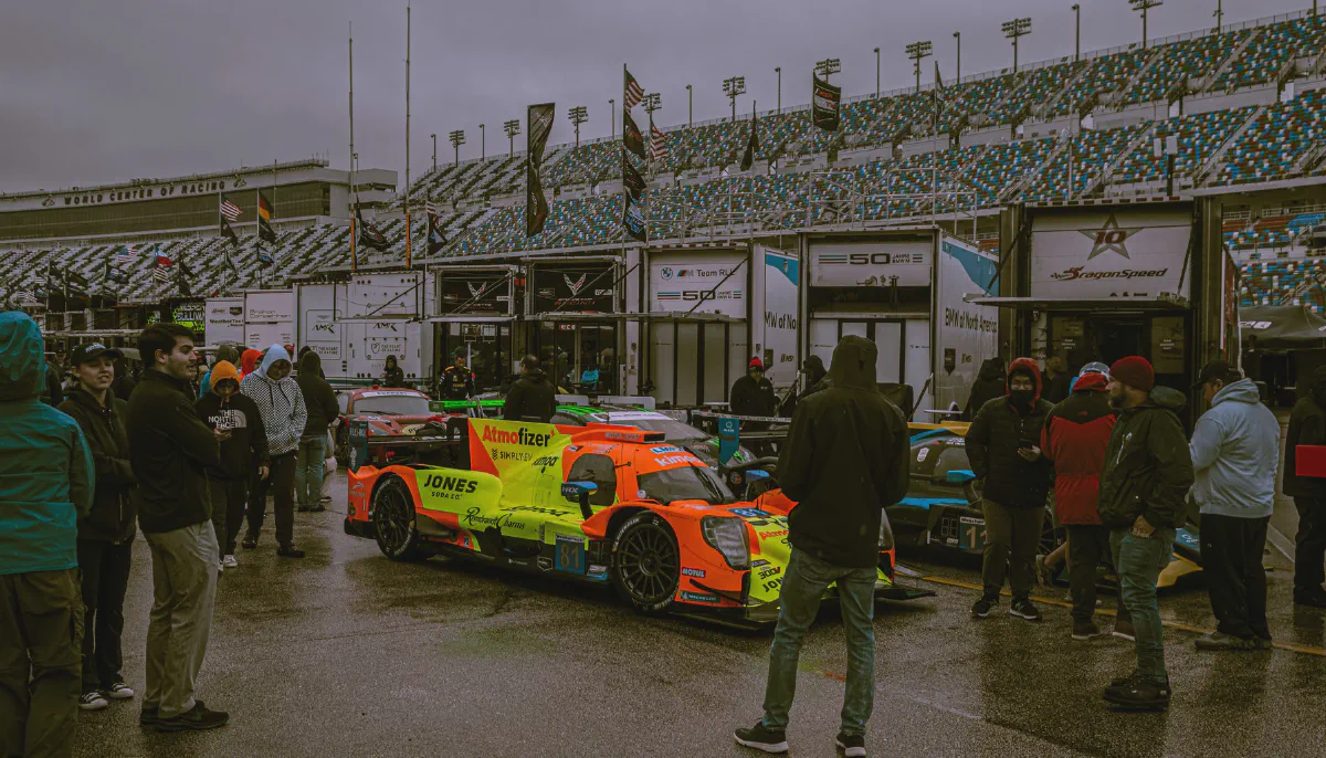 All overall winners of the 24 Hours of Daytona (Rolex 24) from 1962 to 2025 — with drivers, car and team. Including the early Daytona Continental years and the 1974 race that was not held.